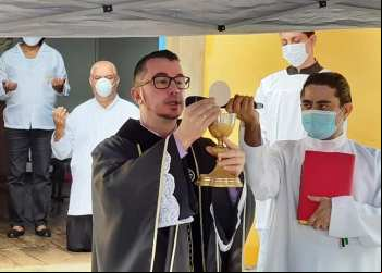 MISSA E HOMENAGEM MARCAM DIA DE FINADOS EM NOVA ERA