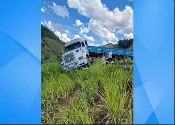 BR-381 ESTÁ INTERDITADAS NOS DOIS SENTIDOS EM ANTÔNIO DIAS
