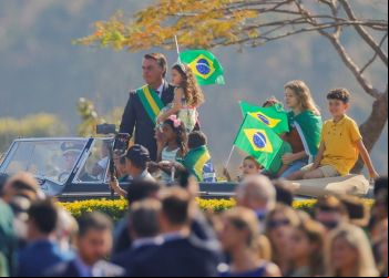 BOLSONARO LIDERA PESQUISA NACIONAL NA DISPUTA PARA 2022