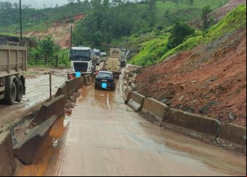 BR-381 EM ANTÔNIO DIAS PODE SER INTERDITADA A QUALQUER MOMENTO