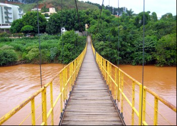 NOVA PONTE: PREFEITURA DE NOVA ERA ENVIA PROJETO PARA CONSTRUÇÃO DE PONTE PARA VEÍCULOS NO LUGAR DA PONTE PÊNSIL