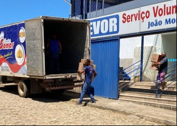 SOMAR E PARCEIROS DISTRIBUÍ MAIS DE 300 KITS AS VÍTIMAS DA ENCHENTE NA REGIÃO