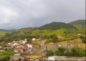 NOVA ERA: CHUVA RÁPIDA CAUSA QUEDA DE ENERGIA E CURTO-CIRCUITO