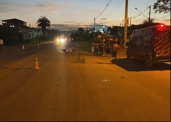 BATIDA ENTRE CARRO E VAN MOBILIZA RESGATE