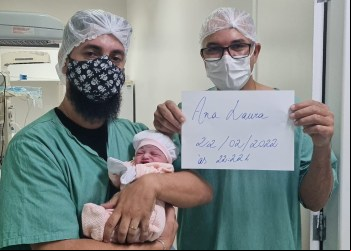 BEBÊ NASCE ÀS 22H22 DO DIA 22 DE FEVEREIRO DE 2022, EM MARINGÁ