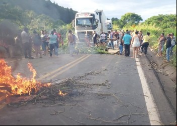 MORADORES DE NOVA ERA DEVEM FECHAR BR-381 NESTA 01/03/22TERÇA