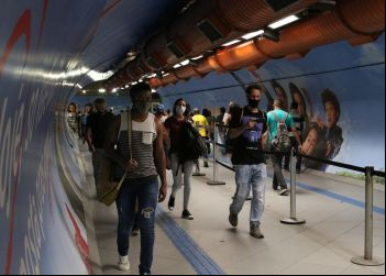 Covid-19: Brasil registra 29,3 milhões de casos e 654 mil mortes