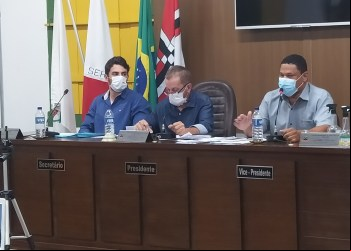 VEREADOR ROBERTO BICALHO DETERMINA SUSPENSÃO DOS COMENTÁRIOS NA LIVE DA CÂMARA