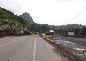 QUEDA DE ROCHAS COMPLETA 6 MESES SEM PREVISÃO DE SOLUÇÃO POR PARTE DO DNIT, DIZ PREFEITURA