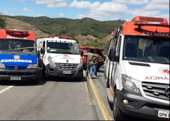 URGENTE: GRAVE ACIDENTE INTERDITA BR-381 EM NOVA ERA