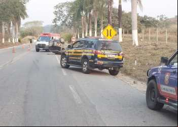 PRATA: COLISÃO ENTRE CARROS DEIXA 3 FERIDOS