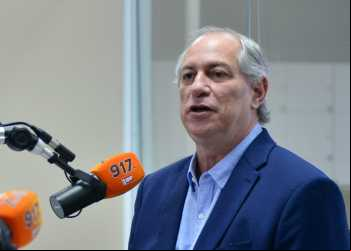 Ciro Gomes diz que PT inventa expressões para 'explicar roubalheira'