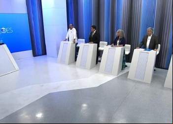 Debate na Globo: Zema evita embate com Kalil, mas é alvo de todos candidatos