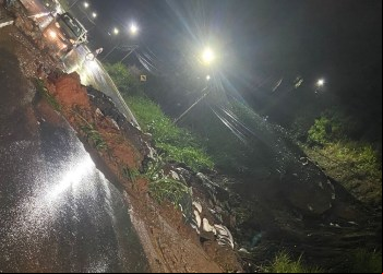 QUEDA DE BARREIRA INTERDITA DIVISA DE BELA VISTA DE MINAS X JOÃO MONLEVADE