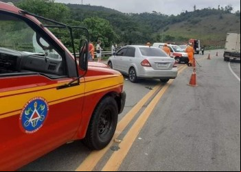 GRAVE ACIDENTE DEIXA UM MORTO E FERIDOS NO VALE DO AÇO