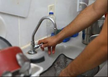 NOVA ERA: MORADORES DENUNCIAM FALTA DE ÁGUA "MAIS UM FIM DE SEMANA"