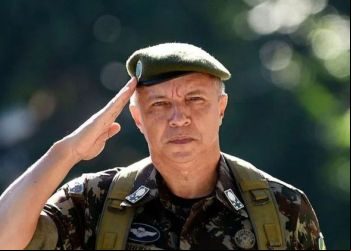 LULA DEMITE GENERAL JÚLIO CÉSAR DE ARRUDA, COMANDANTE DO EXÉRCITO