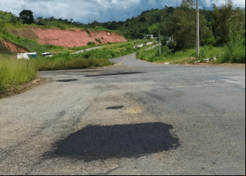 MGC-120: RODOVIA QUE LIGA NOVA ERA A ITABIRA RECEBE OPERAÇÃO TAPA-BURACO