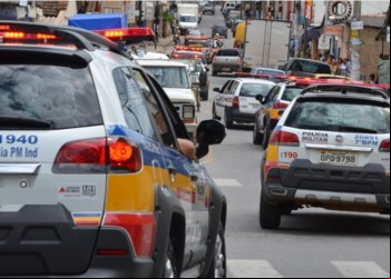 PM DE NOVA ERA CUMPRE MANDADO DE PRISÃO NO BAIRRO DE FÁTIMA