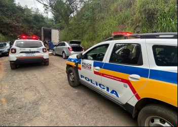 BANDIDOS ROUBAM CAMINHÃO DE CARNE EM NOVA ERA E SÃO INTERCEPTADOS PELA PM