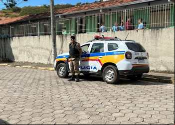 NOVA ERA: COM ALEGRIA DOS ALUNOS E MENSAGENS DE PAZ, PM REFORÇA SEGURANÇA NAS ESCOLAS