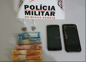 MENORES SÃO APREENDIDOS COM DROGAS NO BAIRRO LAGES EM BELA VISTA DE MINAS