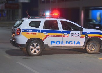 NOVA ERA: VIATURAS COLIDEM EM TENTATIVA DE CERCO BLOQUEIO NA MGC-120