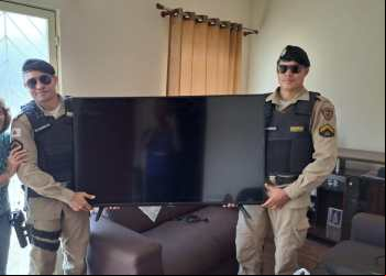 PM DE BELA VISTA RECUPERA TV FURTADA NA MADRUGADA