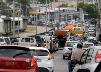Exigência do CRLV para veículos com finais de placas 7,8,9 e 0 começa na próxima quarta-feira