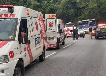 CAPOTAMENTO NA BR- 381 DEIXA 4 FERIDOS, ENTRE ELES UM BEBÊ