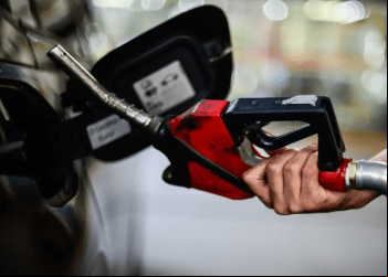 Petrobras reduz preço do diesel às distribuidoras nesta sexta-feira