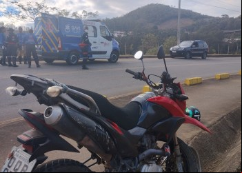 CASAL CAI DE MOTO NA AVENIDA KENNEDY E GAVE É CHAMADO