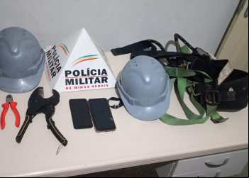 NOVA ERA: PM PRENDE DOIS POR FURTO DE CABOS NA RUA ITABIRA