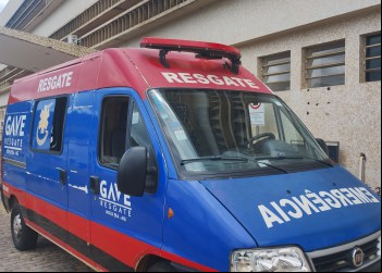 JOVENS FICAM FERIDOS APÓS QUEDA DE MOTO NO CDI