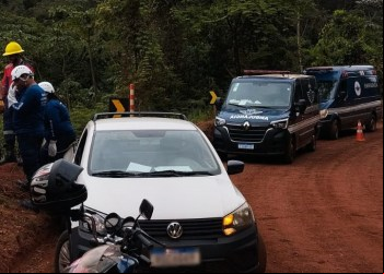 CARRO CAPOTA E DEIXA DOIS FERIDOS EM BARÃO DE COCAIS