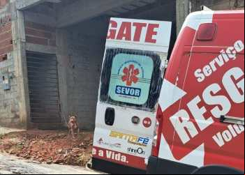 IDOSO É ATACADO POR PITBULL NO BAIRRO SANTA CRUZ EM JOÃO MONLEVADE
