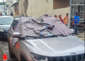 HOMEM É ENCONTRADO MORTO DENTRO DE CARRO EM MONLEVADE