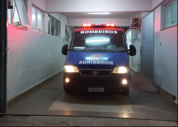 DOIS ADOLESCENTES SE CHOCAM EM TREINO E SÃO SOCORRIDOS PELOS BOMBEIROS VOLUNTÁRIOS EM SÃO DOMINGOS DO PRATAS EM SÃO DOMINGOS DO PRATA