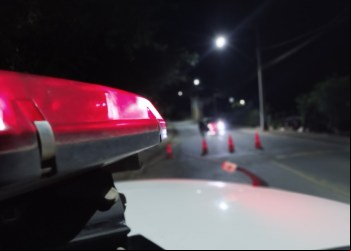 VIDEO: POPULARES LINCHAM HOMEM ACUSADO DE TENTATIVA DE ABUSO SEXUAL EM SANTA BÁRBARA