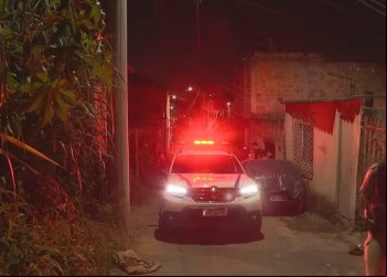 POLÍCIA MILITAR PRENDE AUTORES DE ROUBO E RECEPTAÇÃO E RECUPERA MOTOCICLETA EM SÃO DOMINGOS DO PRATA