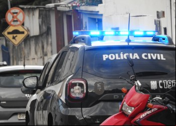 POLÍCIA CIVIL PRENDE SUSPEITO DE ESTUPRO DE VULNERÁVEL NA ZONA RURAL DE SÃO DOMINGOS DO PRATA