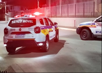 TRIO É PRESO EM JOÃO MONLEVADE POR FURTO DE VEÍCULOS: DUAS CAMIONETES HILUX FORAM RECUPERADAS